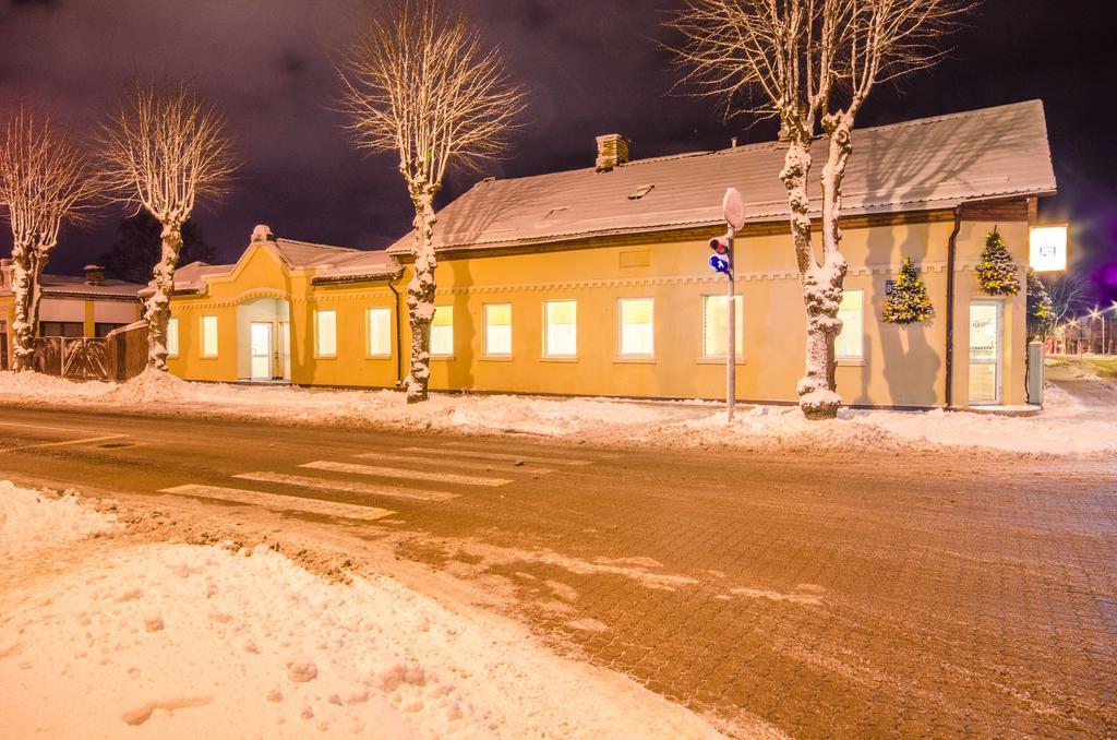 Готель Veldzes Nams Вентспілс Екстер'єр фото
